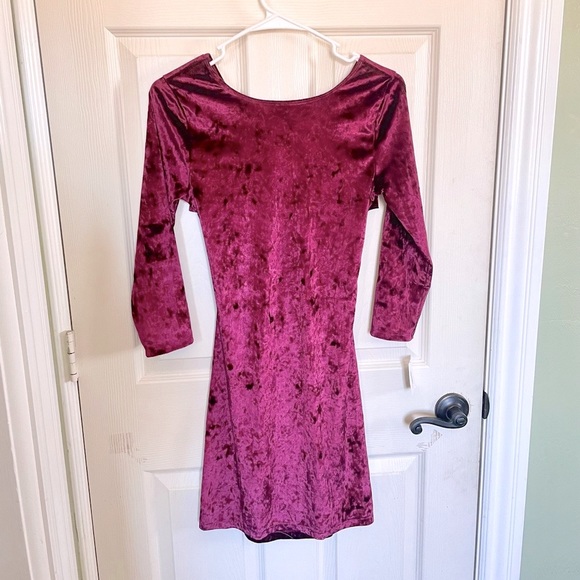 Macys sexy Velvet cut out Red Burgundy Long Sleeve Short Dress - Picture 3 of 8